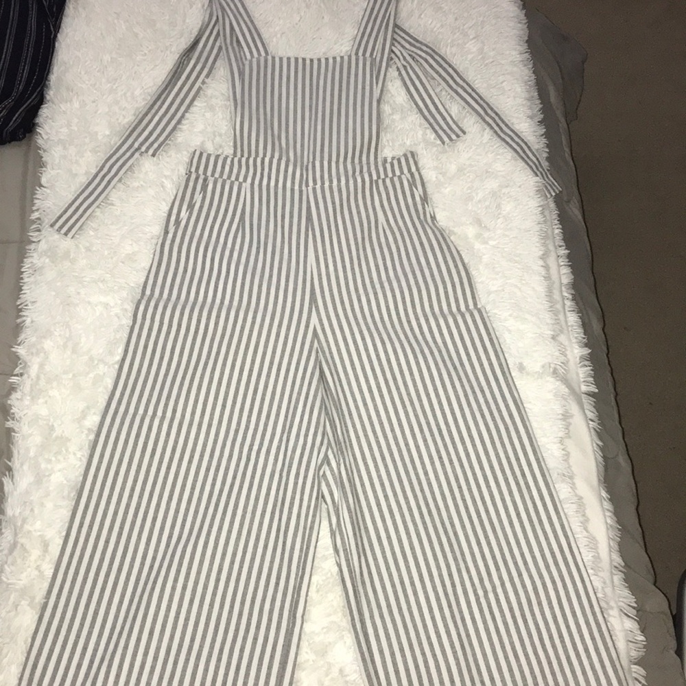 NWOT F21 overalls